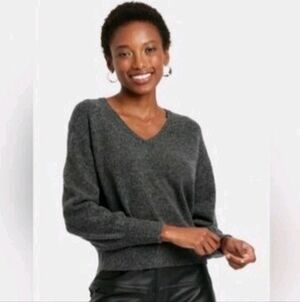 A New Day Cropped V-Neck‎ Women's Sweater